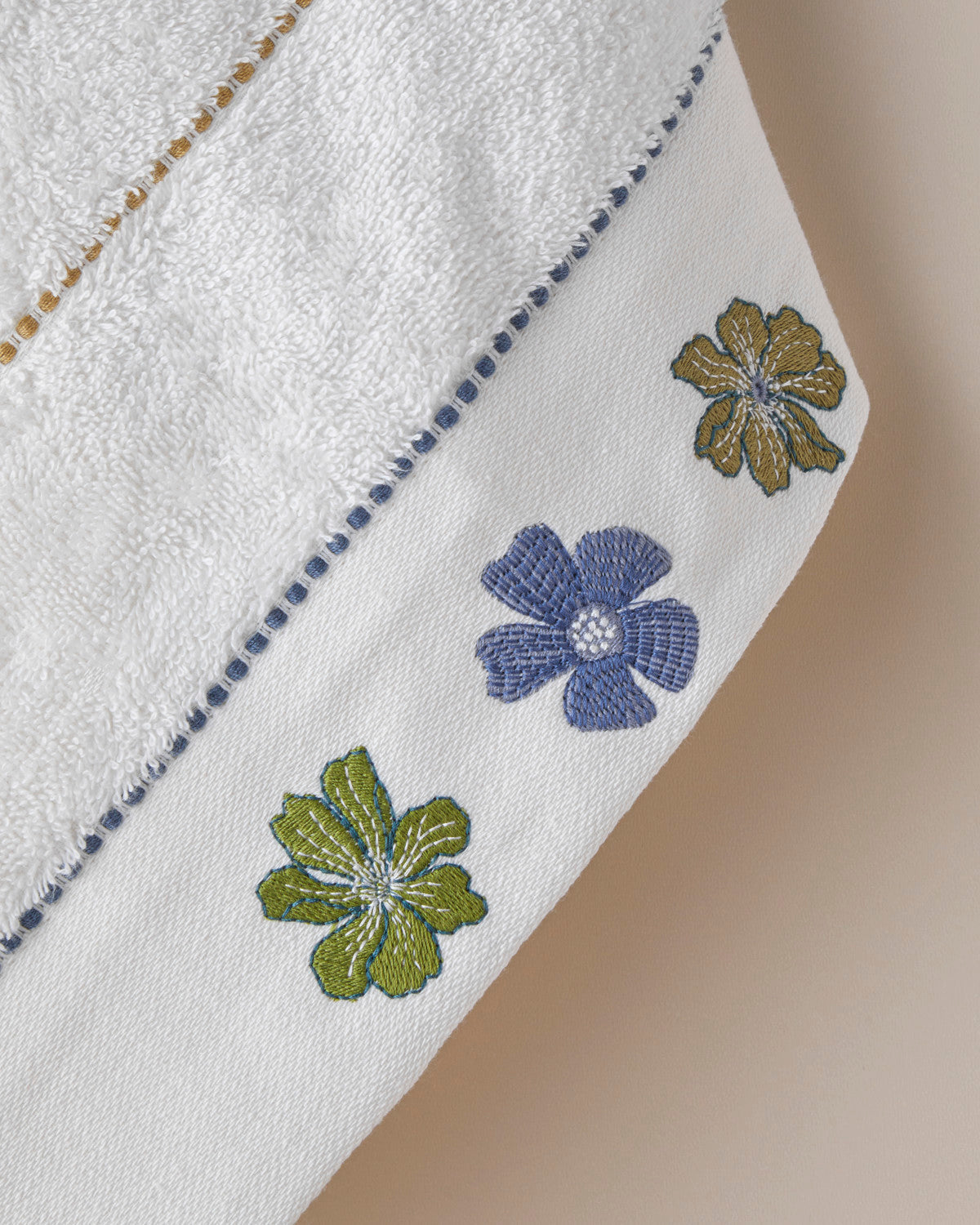 Cotton Embroidered Face Towel 50x80 cm White (view 2)