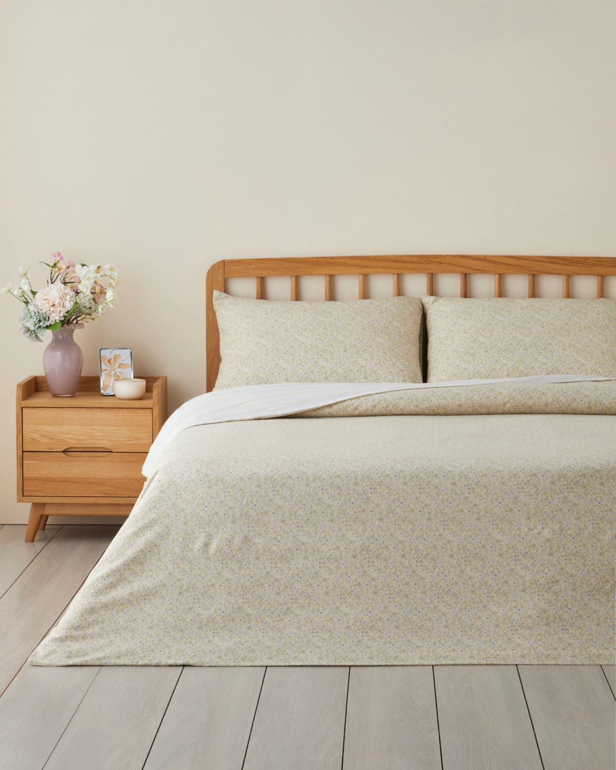 Easy Iron Duvet Cover Set Light Yellow (view 7)