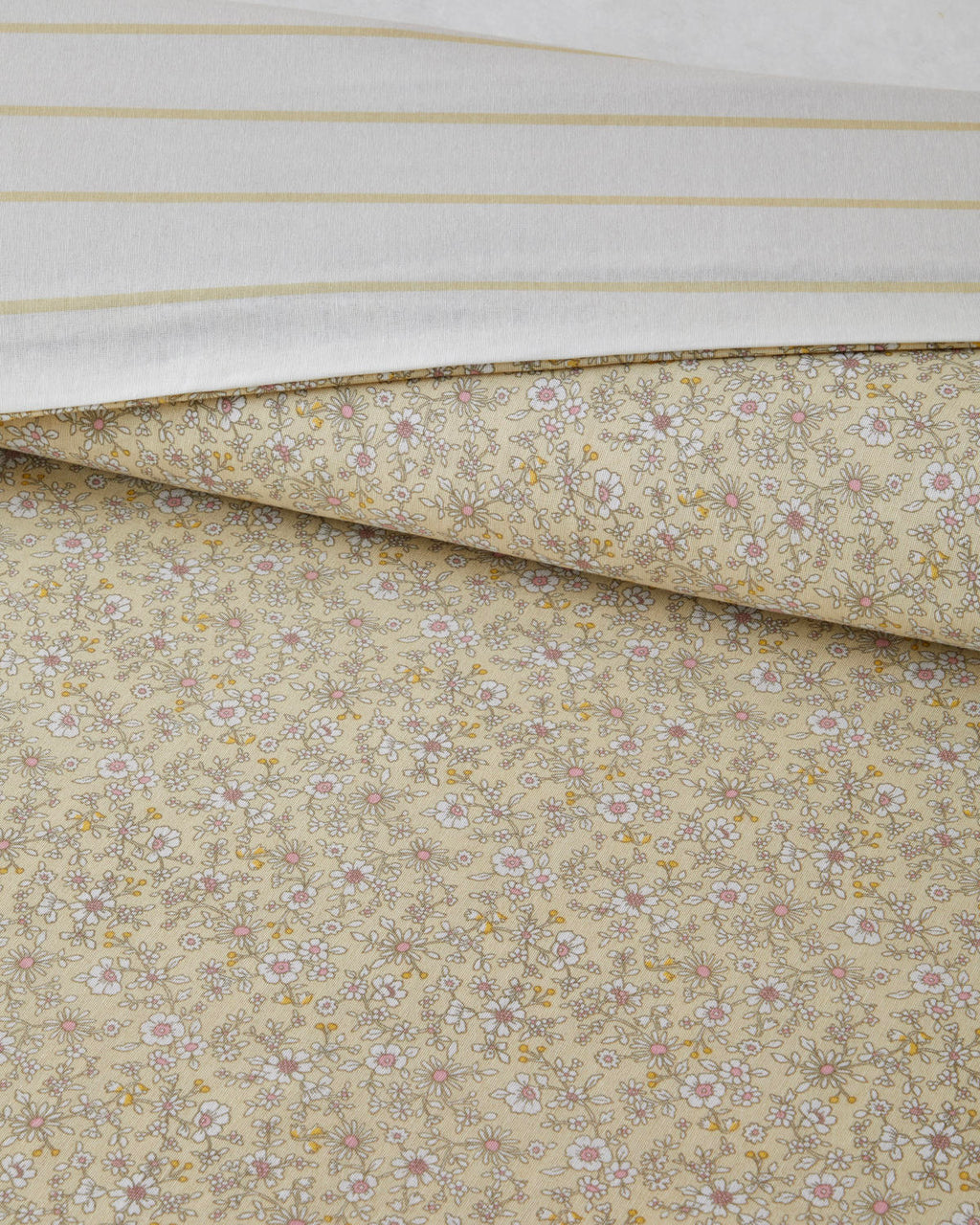 Easy Iron Duvet Cover Set Light Yellow (view 9)