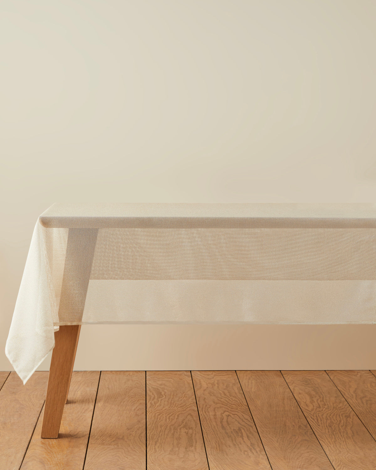 Nour Polyester Table Cloth 145x200 cm Gold (view 2)
