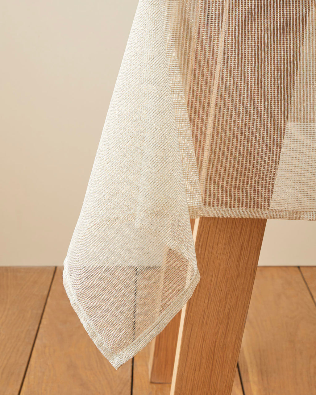 Nour Polyester Table Cloth 145x200 cm Gold (view 3)