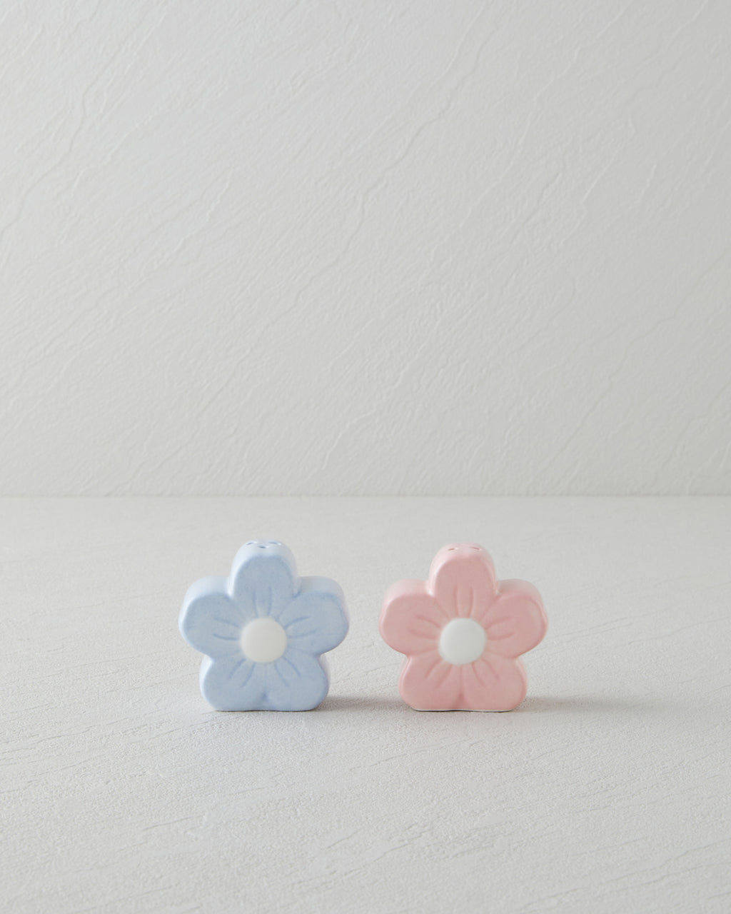 Flower Stoneware 2 pcs Salt and Pepper Shaker 6x3.5x5.5 cm Pink - Blue
