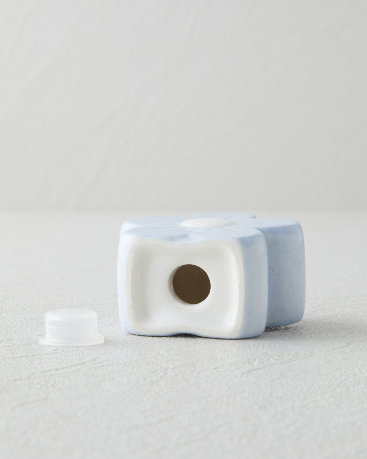 Flower Stoneware 2 pcs Salt and Pepper Shaker 6x3.5x5.5 cm Pink - Blue (view 6)