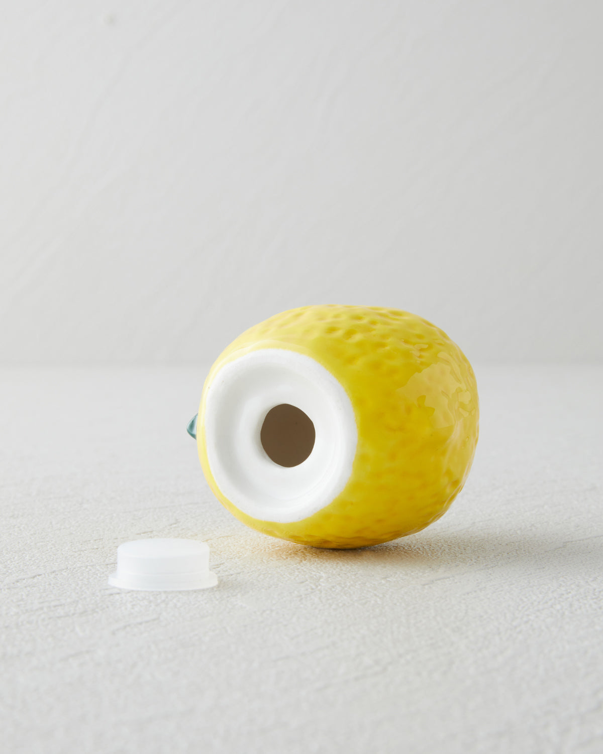 Lemon Stoneware 2 pcs Salt and Pepper Shaker 6.5x5x5.5 cm Yellow (view 5)