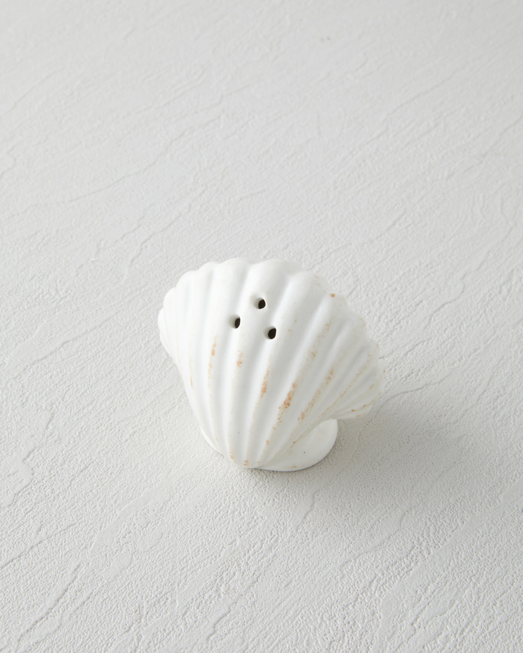 Seashell Stoneware 2 pcs Salt and Pepper Shaker 8x5x7 cm White (view 3)
