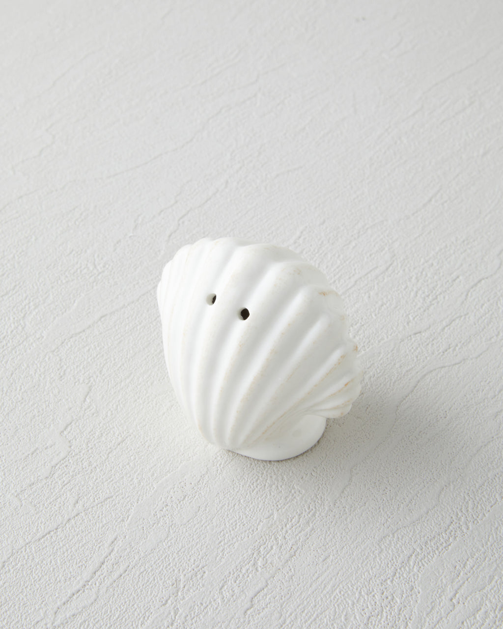 Seashell Stoneware 2 pcs Salt and Pepper Shaker 8x5x7 cm White (view 4)