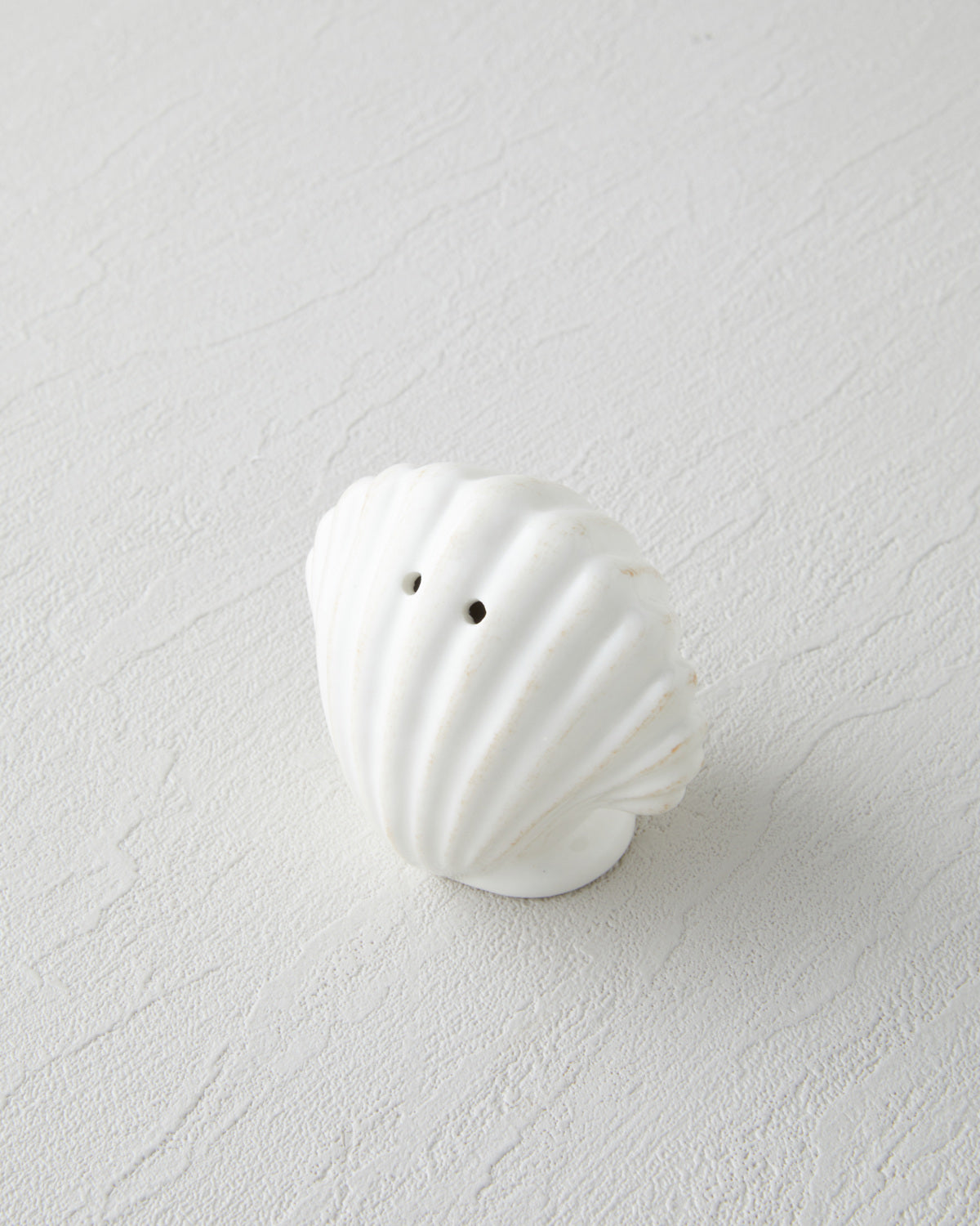 Seashell Stoneware 2 pcs Salt and Pepper Shaker 8x5x7 cm White (view 4)