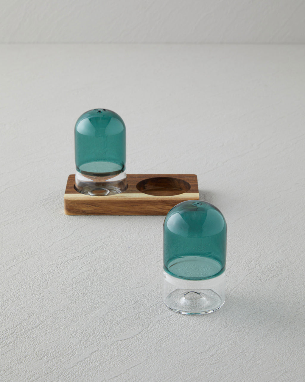 Octaviana Acacia - Glass 2 pcs Salt and Pepper Shaker 4.5x8 cm Green (view 2)