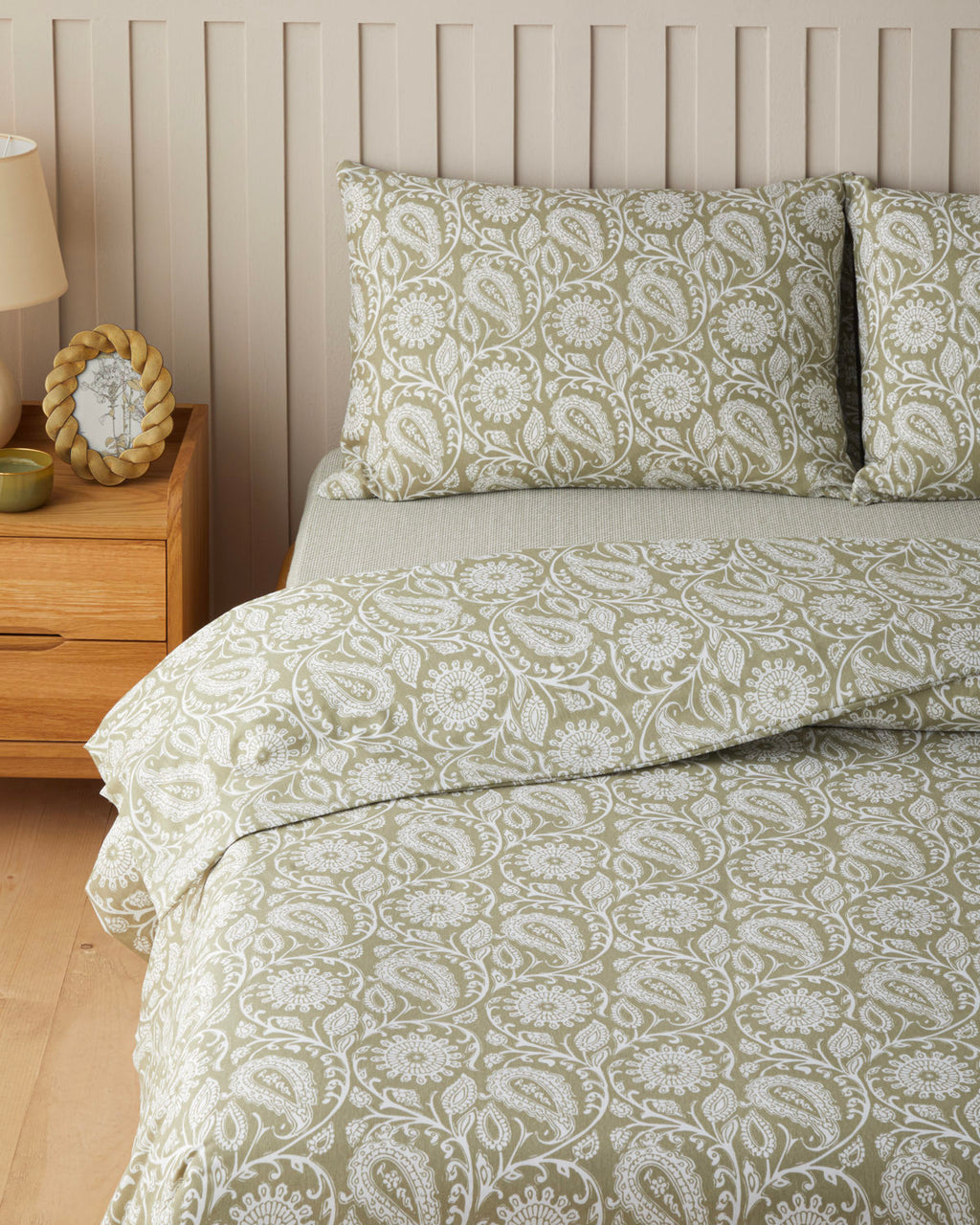 Easy Iron Duvet Cover Set Oil Green (view 9)