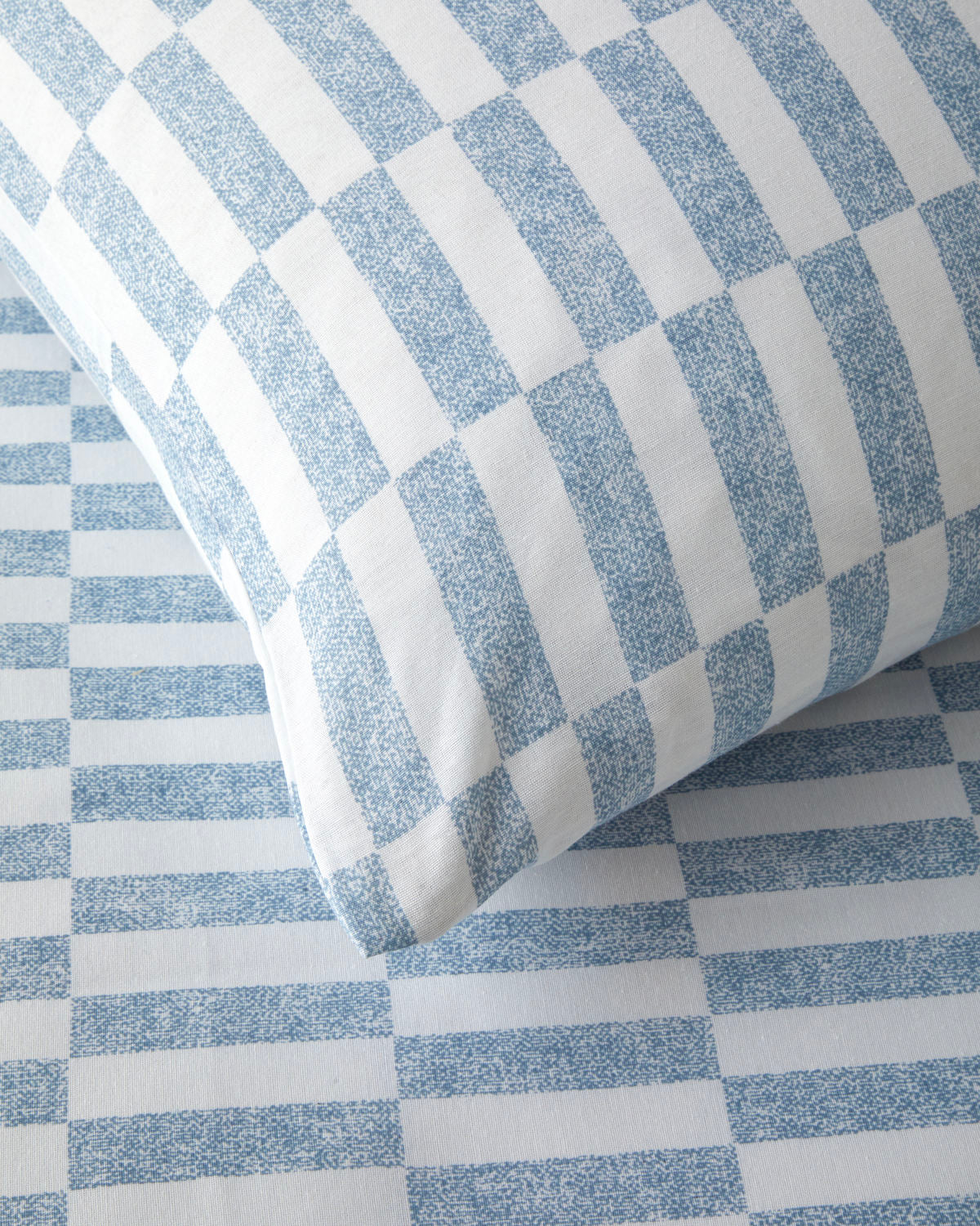 Easy Iron Duvet Cover Set Blue (view 4)