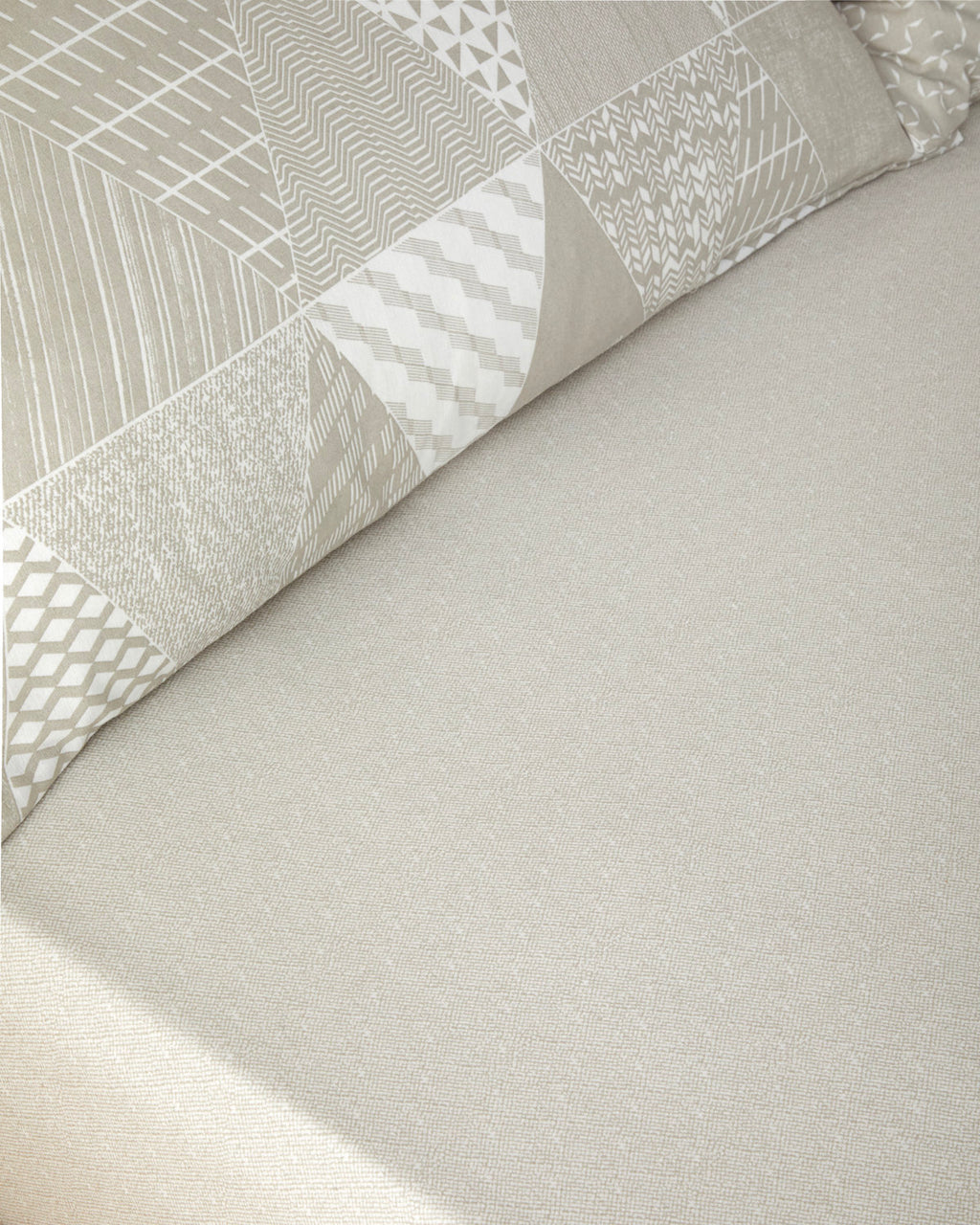 Easy Iron Duvet Cover Set Beige (view 13)