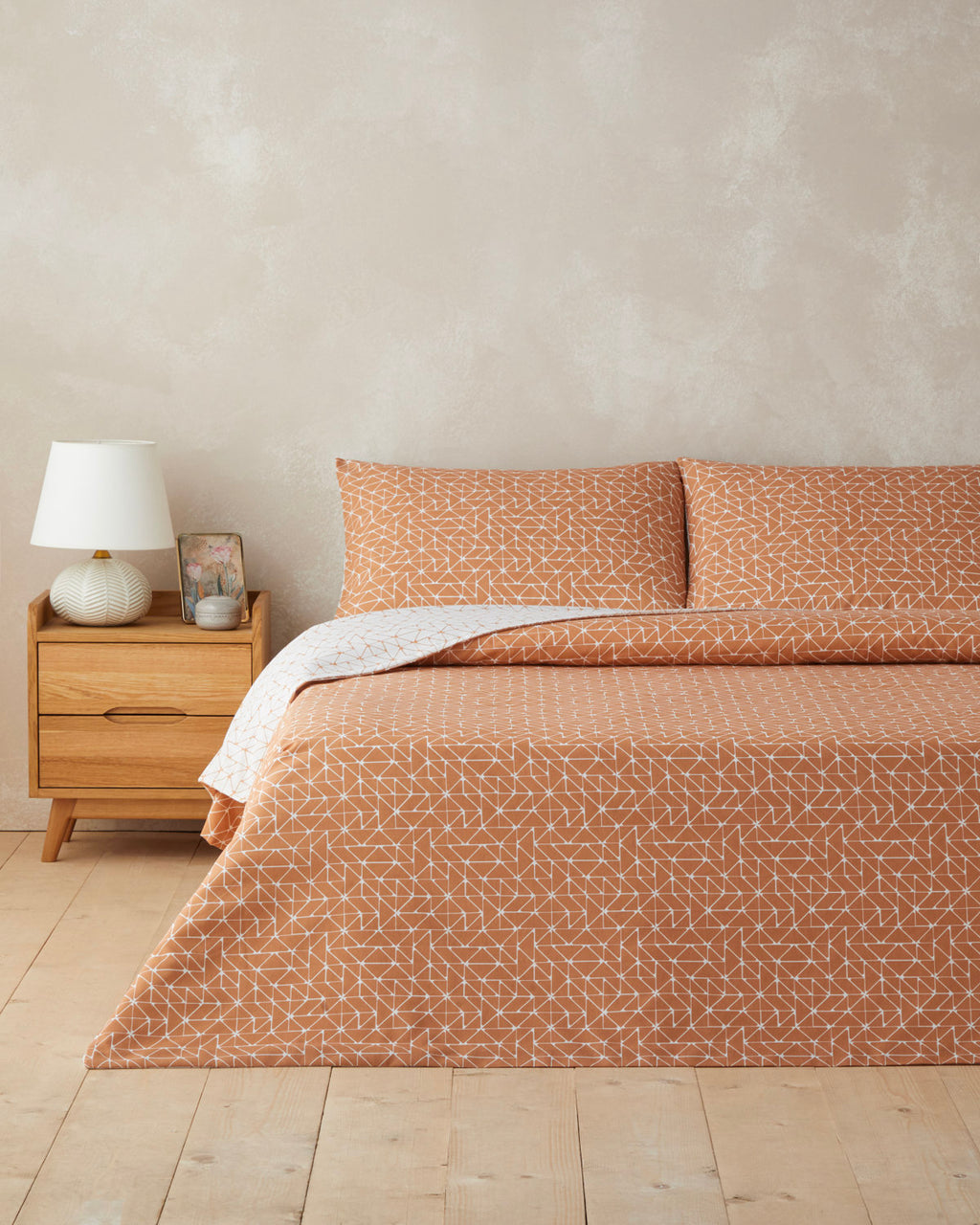 Trio Shape Easy Iron Duvet Cover Set (view 17)