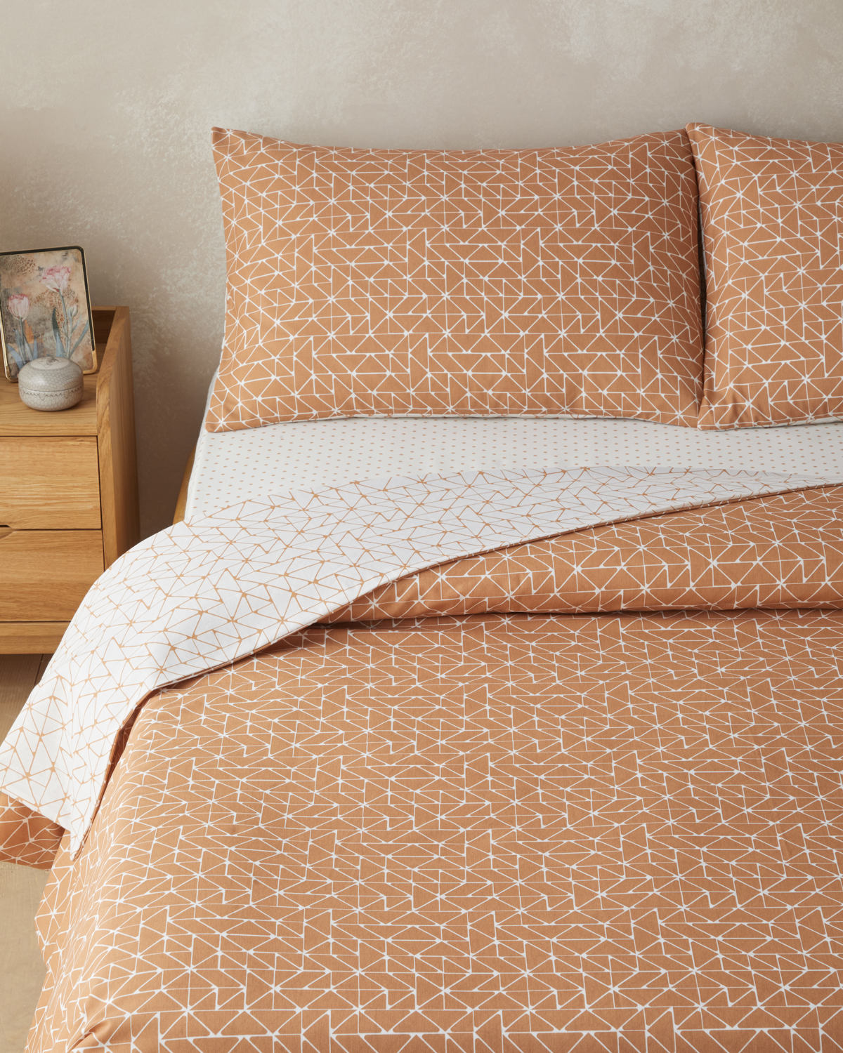 Trio Shape Easy Iron Duvet Cover Set (view 18)