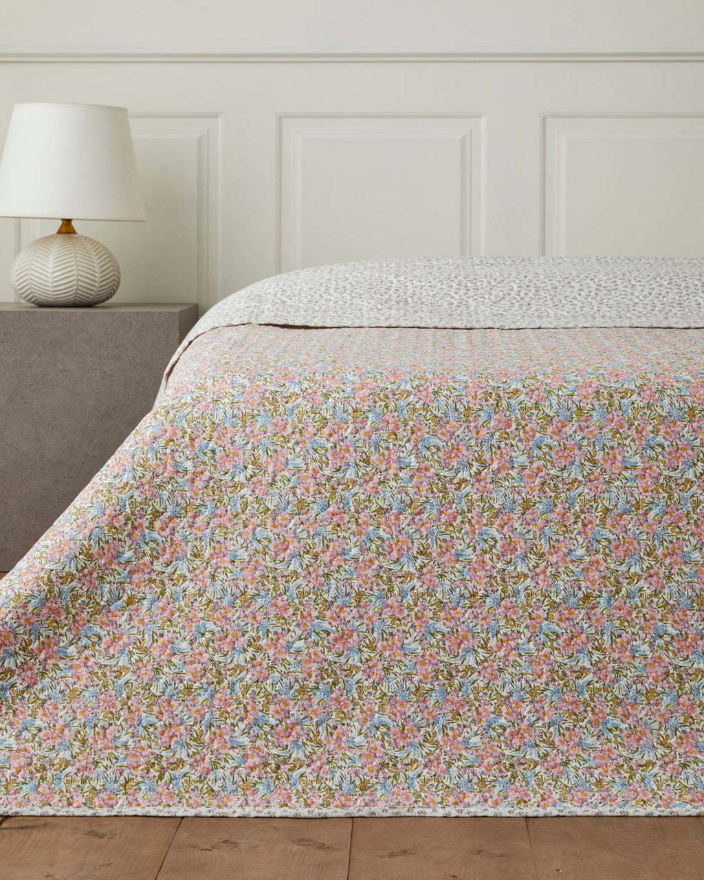 Blush Twig Multi-Purpose Cover Pink - King 220x240 cm (view 2)
