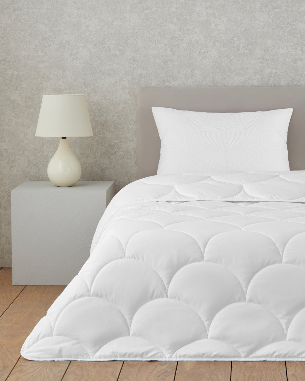 Softy Microfiber Pillow and Quilt Set White - Double 195x215 cm (view 2)