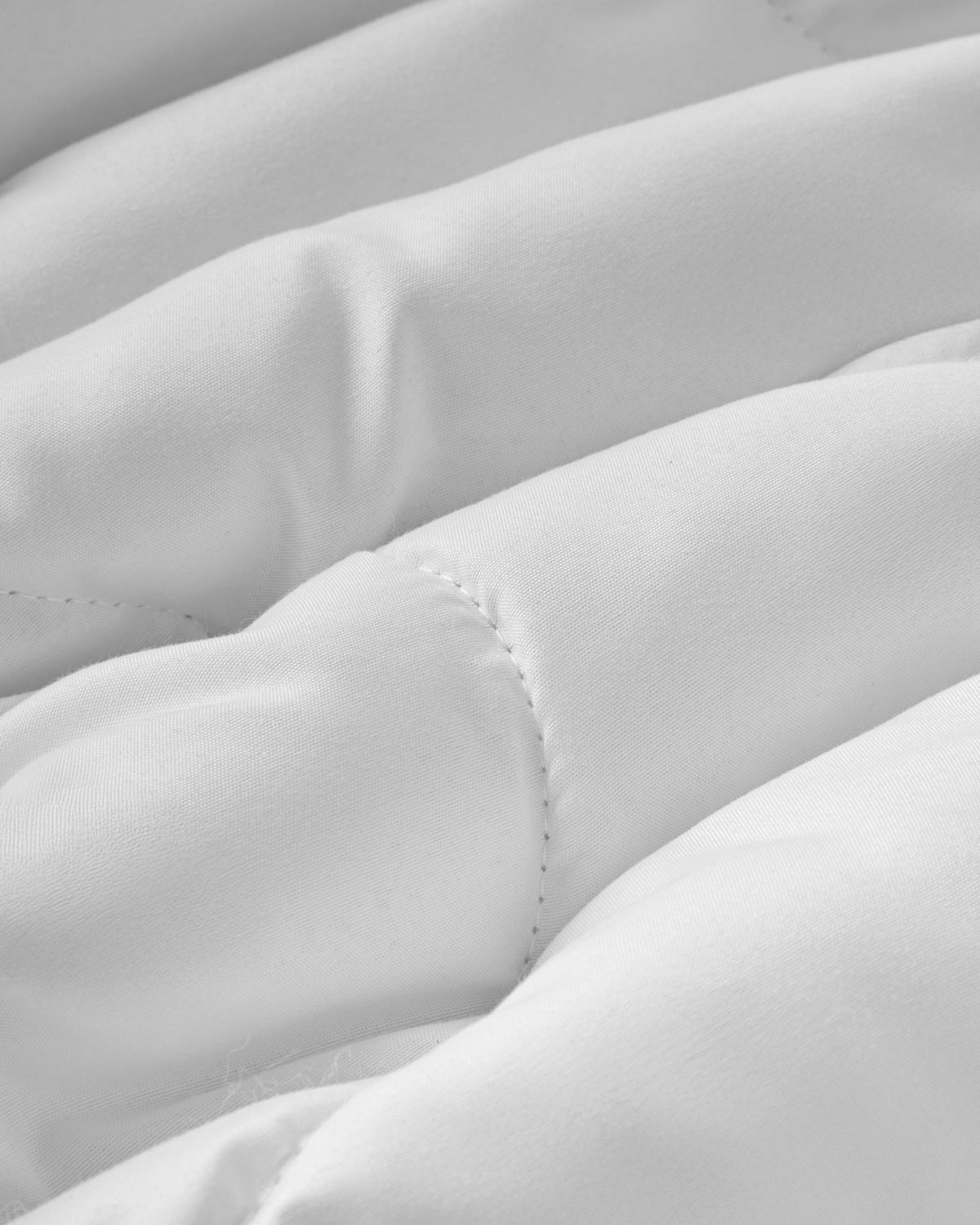 Softy Microfiber Pillow and Quilt Set White (view 9)