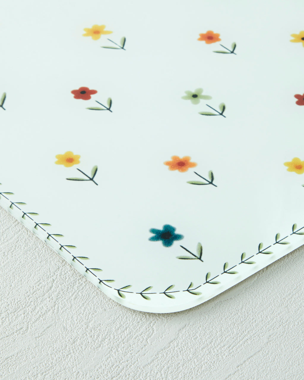 Arnie Glass Cutting Board Colored (view 3)