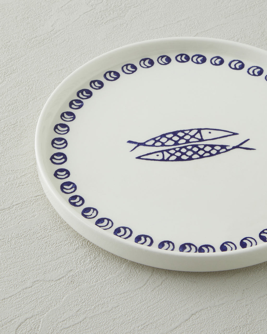 Blue Fishy Ceramic Cake Plate 20 cm White - Navy Blue (view 3)