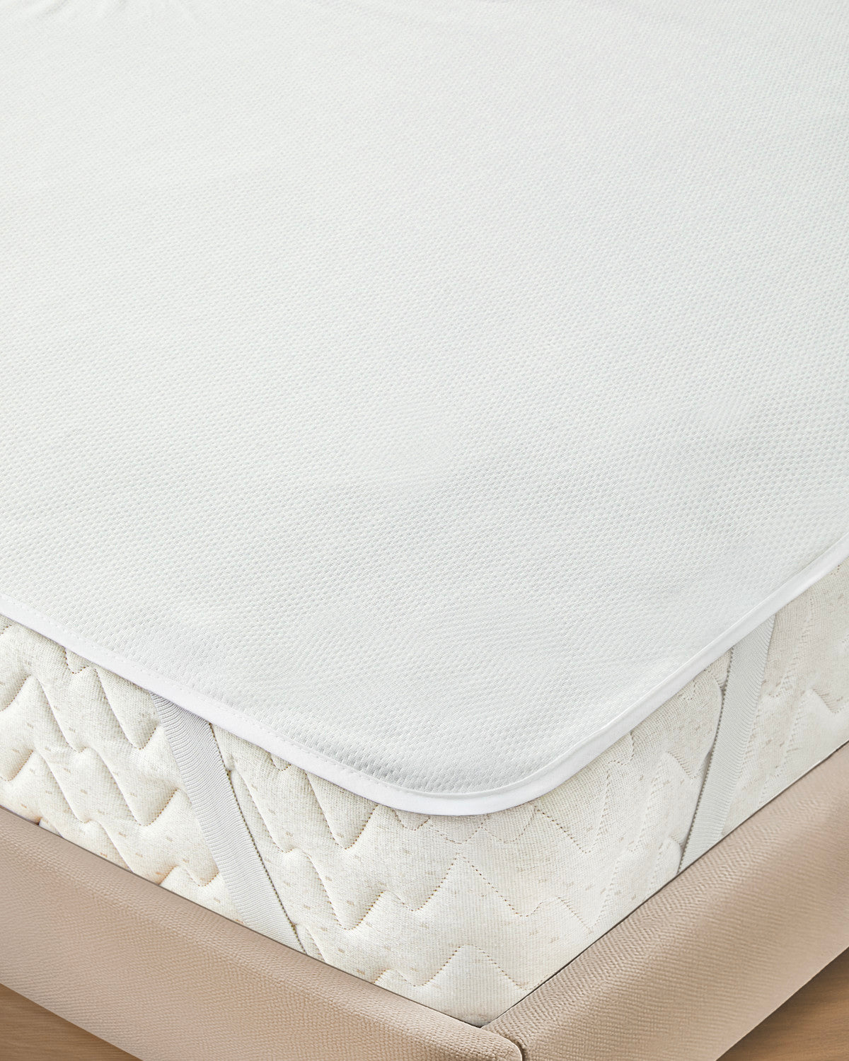 Knitted Waterproof King Size Mattress Topper 180x200 cm White