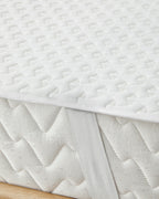 Shiny Glitter Jacquard Knit Waterproof King Size Mattress Topper 180x200 cm Gold (view 3)