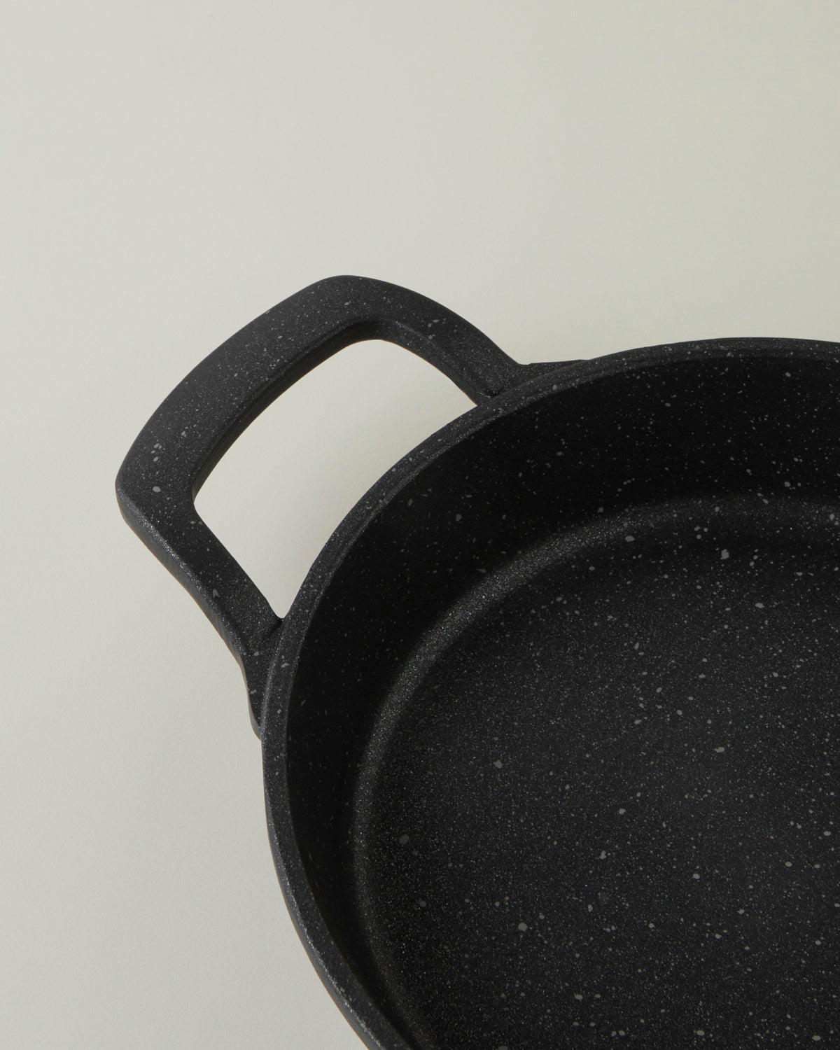 Premium Cast Omelet Pan Black - 22 cm (view 3)